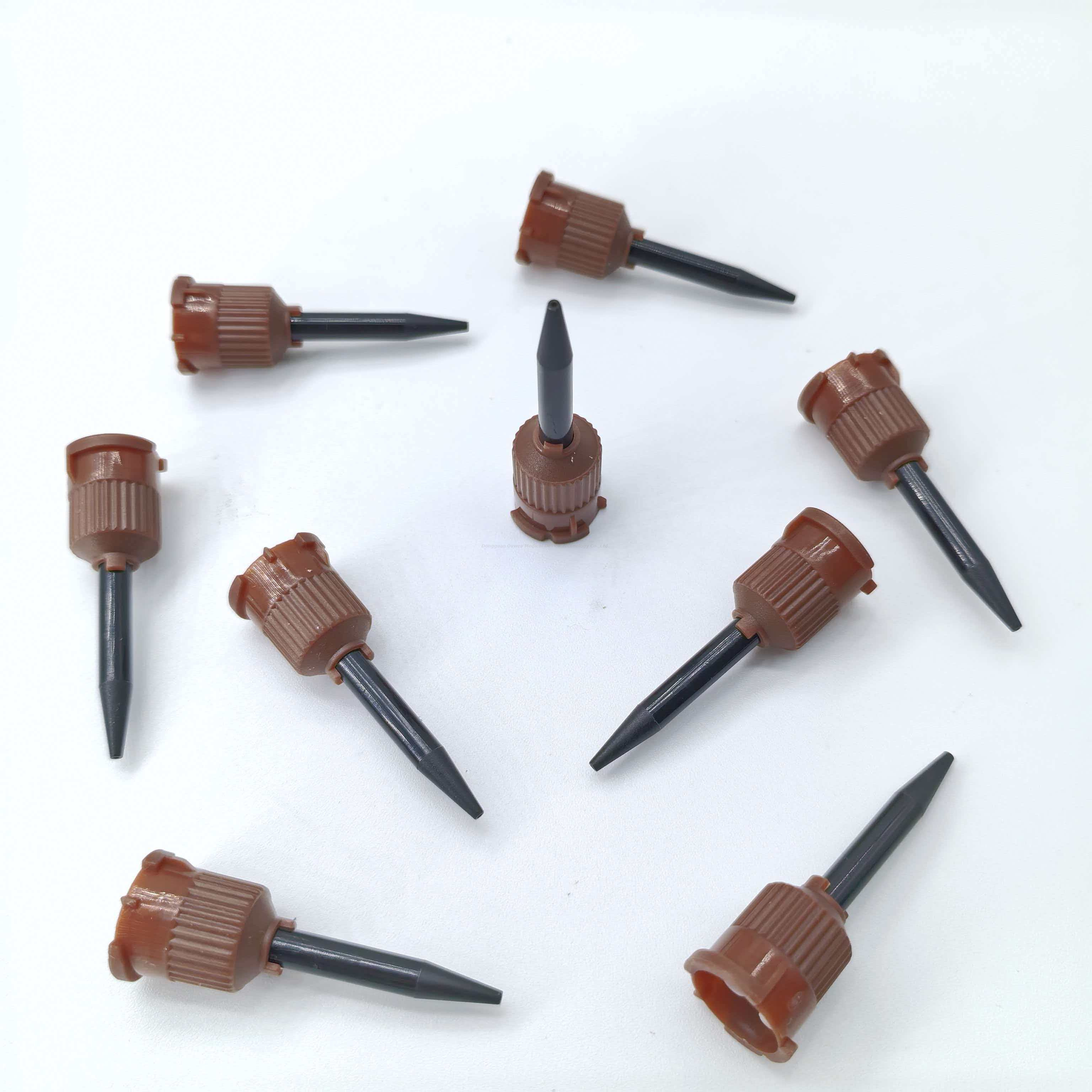 Professioneller Einweg-Zahnbedarf für Mundspülung, Wiederherstellung und kosmetische Verwendung. Zahnförderer